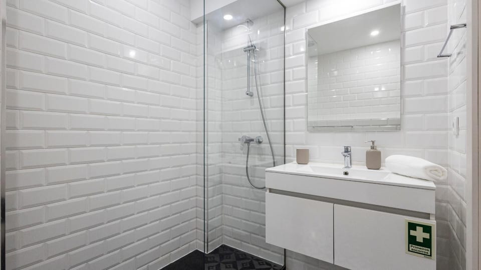 Sena 27 by LovelyStay Apartment in Porto