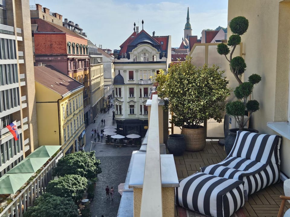 Terrace in Old Town - Castle & Cathedral View Apartment in Bratislava