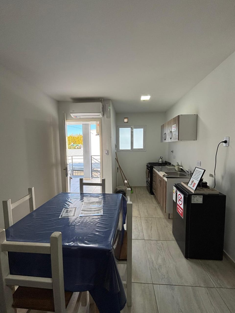 Dining area, kitchen