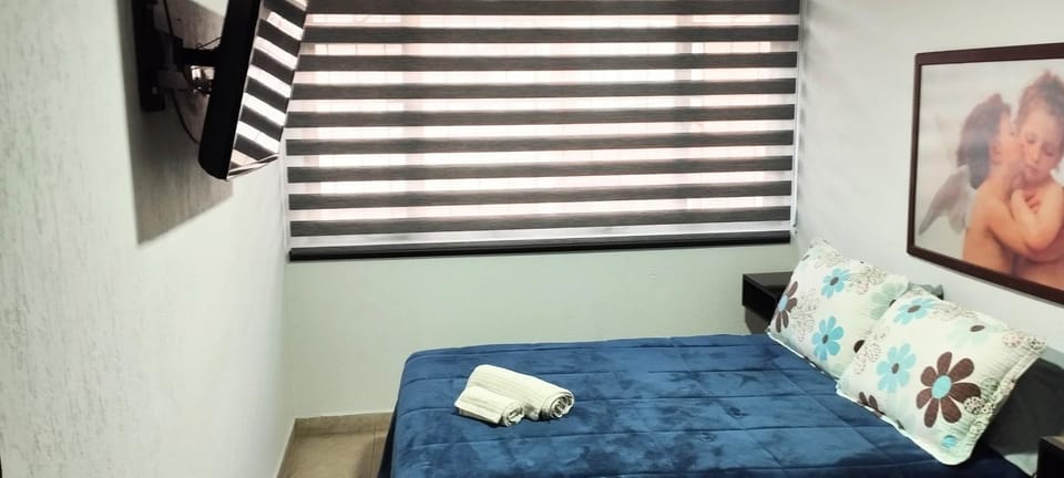 Habitación cerca Parque Simón Bolívar Aeropuerto Movistar Arena Vacation rental in Bogota