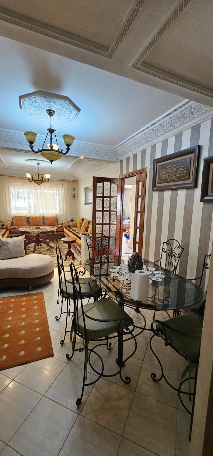 Communal lounge/ TV room, Living room, Dining area, internet, air conditioner