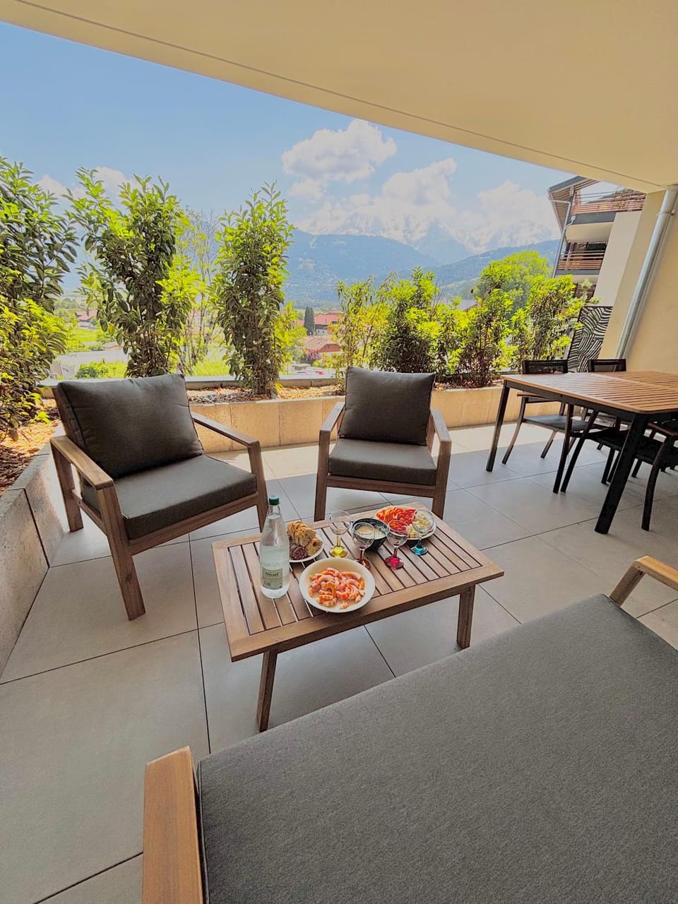 Patio, Spring, Off site, Day, Night, Natural landscape, Winter, Summer, View (from property/room), Balcony/Terrace, Living room, Food and drinks, Seating area, Dining area, Autumn, On site, Food, Mountain view, Seasons, Time of day, Location, Sunset