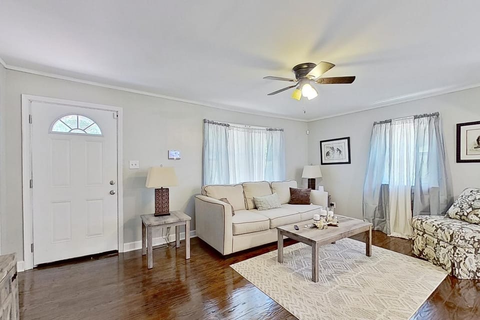 On-Site Trails! 'Serenity Acres Retreat' in Macon House in Lake Gaston