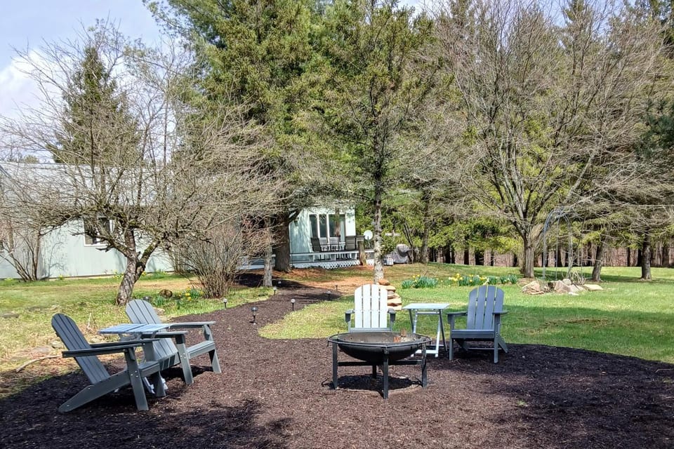 Wine and Roses Estate House in Pennsylvania