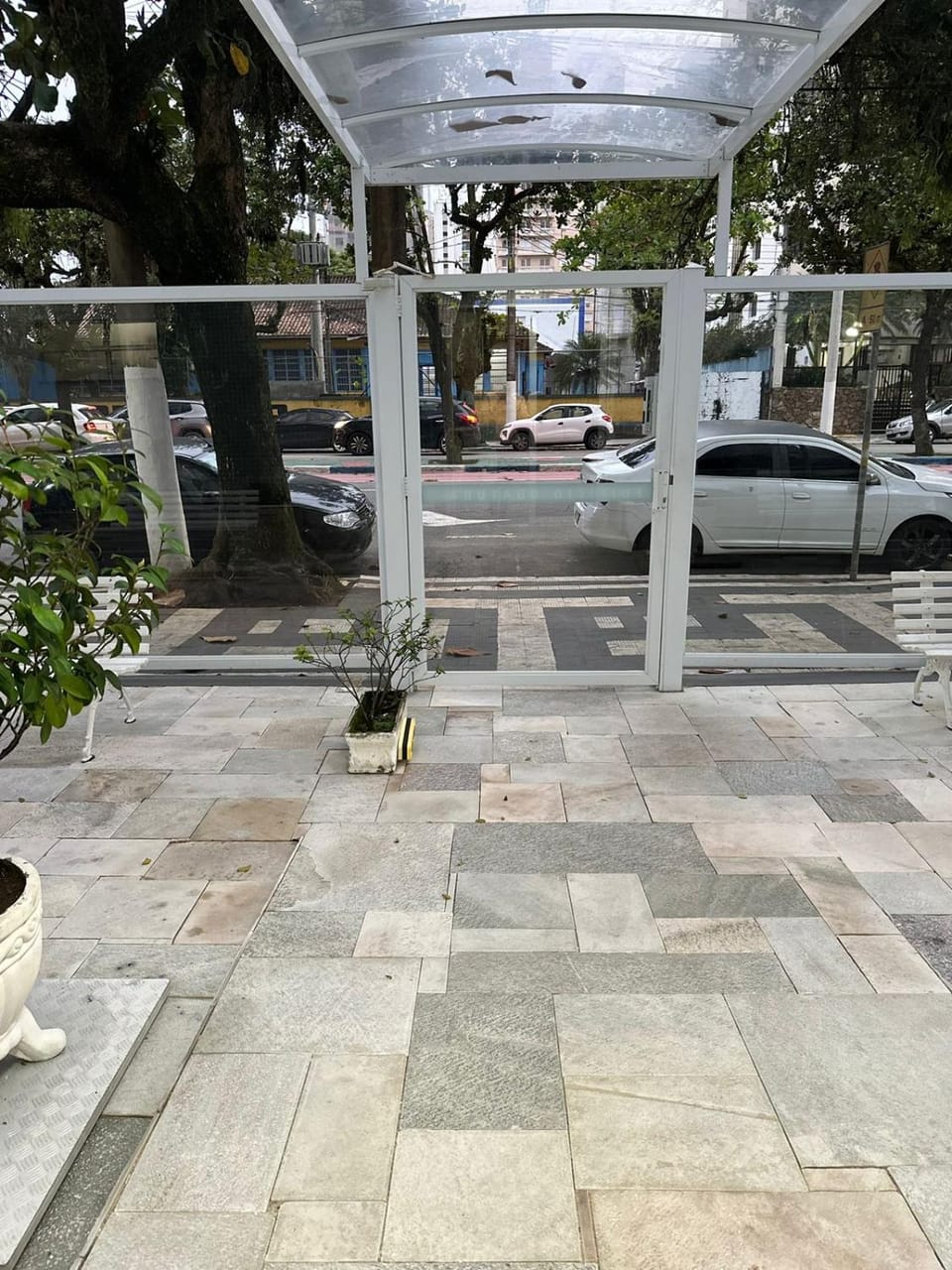Facade/entrance