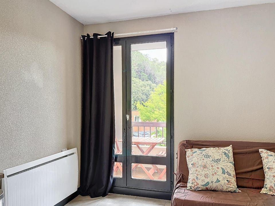 Studio lumineux proche centre-ville et thermes, balcon, parking, animaux acceptés - FR-1-451-211 Apartment in Occitanie