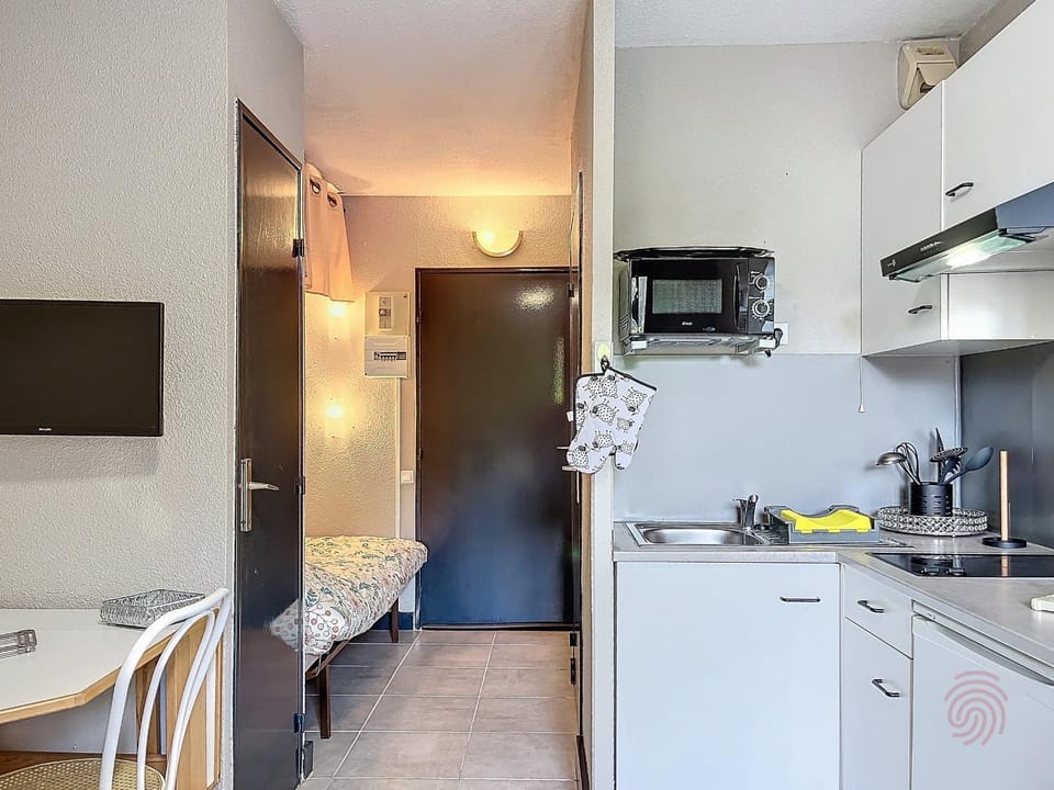 Studio lumineux proche centre-ville et thermes, balcon, parking, animaux acceptés - FR-1-451-211 Apartment in Occitanie