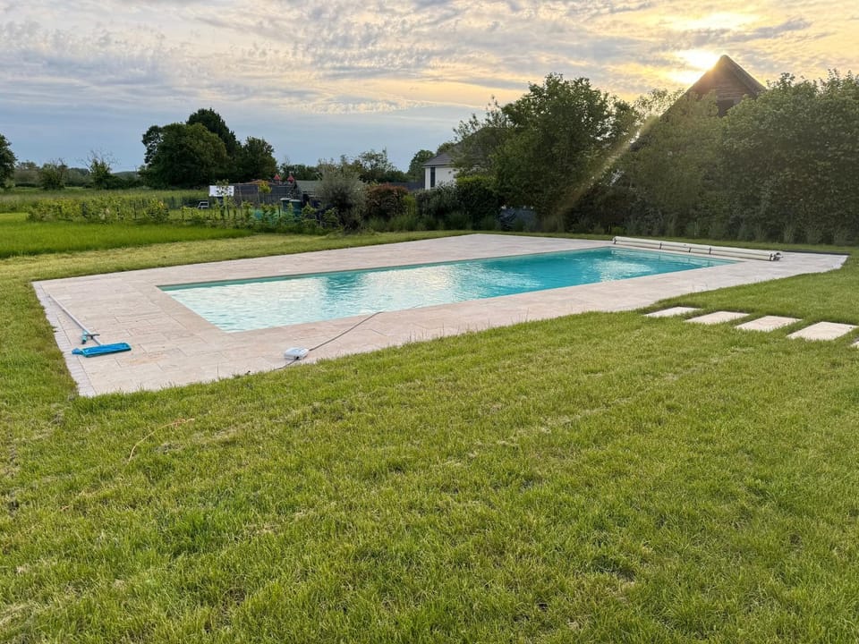 Maison contemporaine avec piscine et jardin, proche de Bourges - FR-1-586-43 House in Centre-Val de Loire