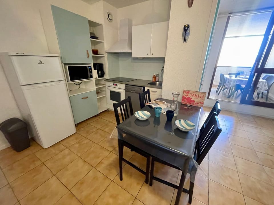 Duplex T4 Confort 6 Pers., Piscine, Parking, Centre Port à Gruissan - FR-1-796-74 Apartment in Gruissan