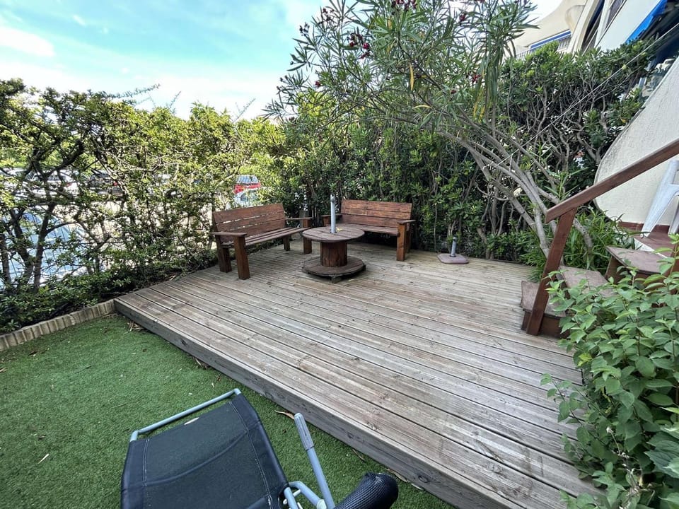 Appartement avec Piscine, Terrasse et Climatisation - 5 Couchages - Grau-du-Roi - FR-1-250-290 Apartment in Le Grau-du-Roi