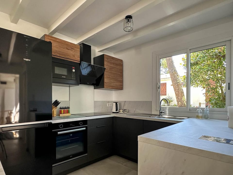 Villa rénovée pour 7 pers avec WIFI - La Palmyre - FR-1-705-85 House in Les Mathes