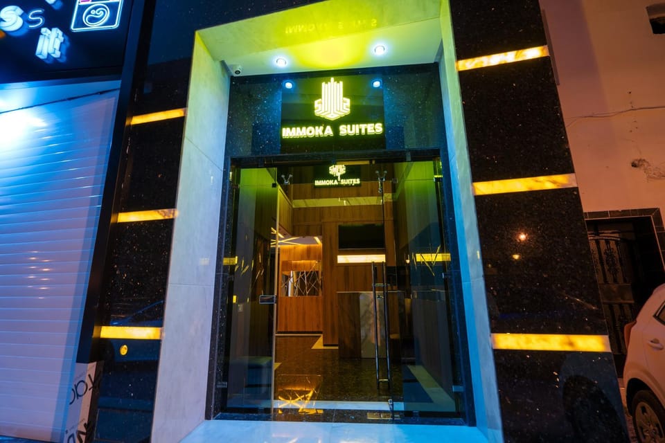 Facade/entrance, Night
