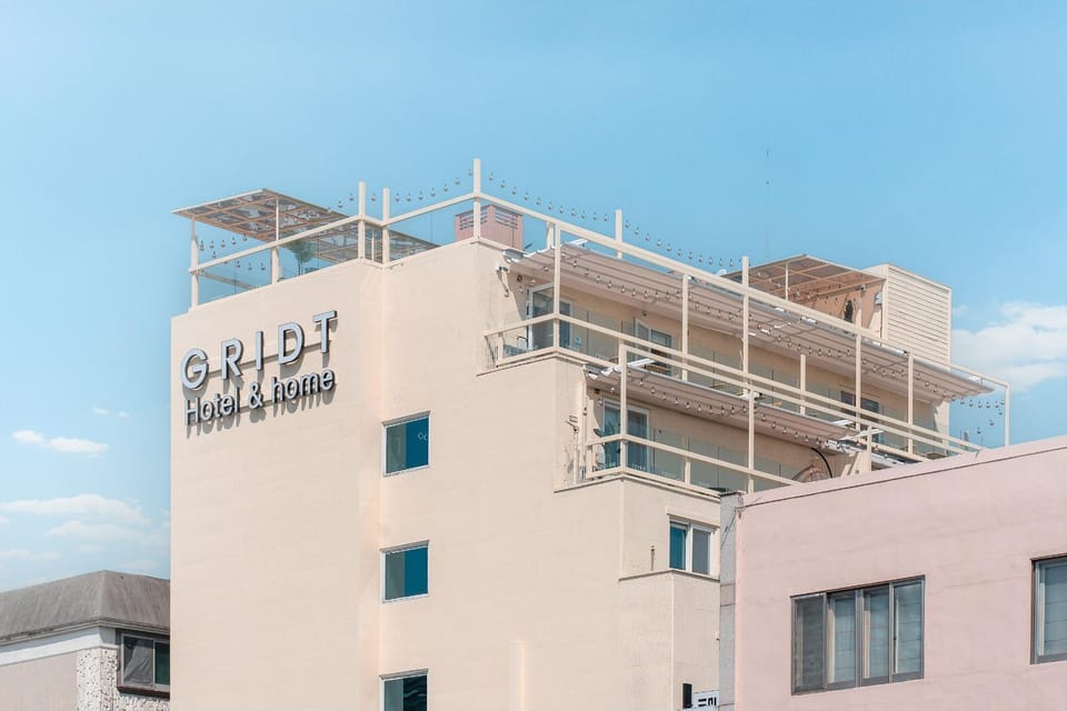 Property building, Day