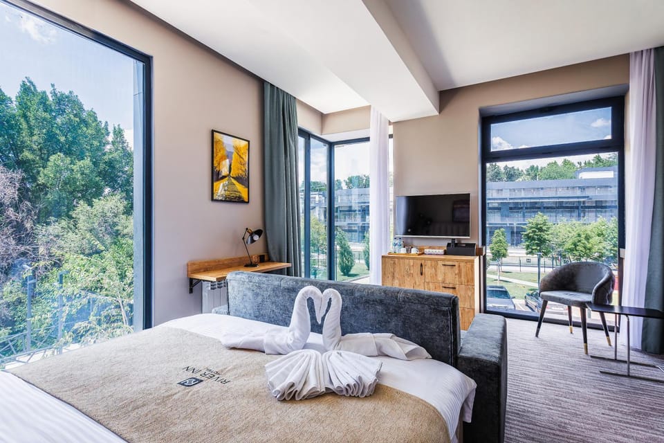 Restaurant/places to eat, TV and multimedia, Bedroom, towels