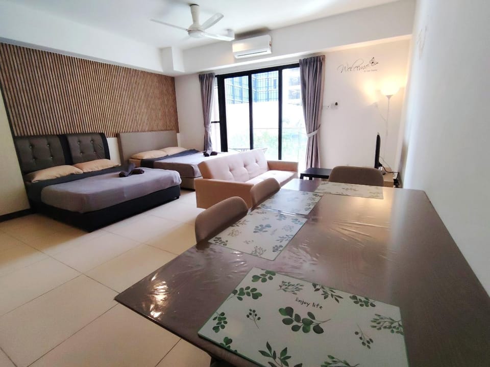 Bed, Living room, Photo of the whole room, Seating area, Bedroom