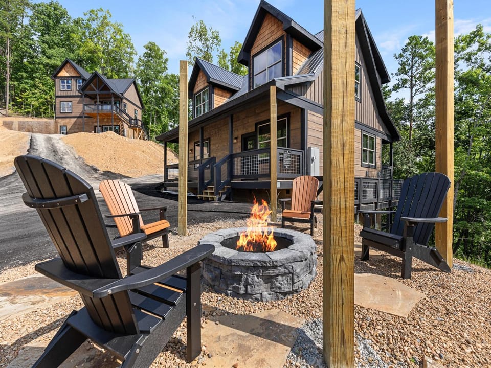 Property building, Patio, Natural landscape, BBQ facilities, Seating area