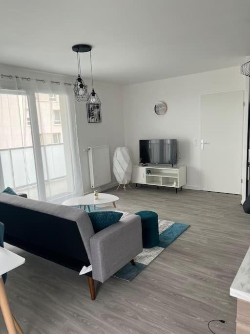 Appartement F3 cozy avec balcon proche de Paris et aéroport CDG Apartment in Île-de-France