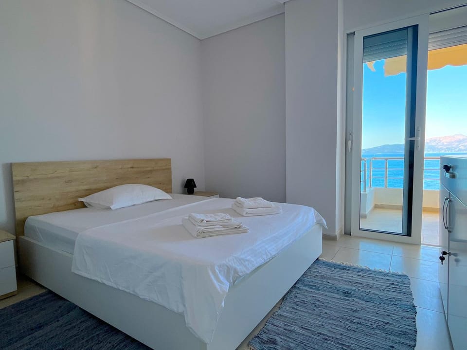 Bed, View (from property/room), Bedroom, Sea view, towels