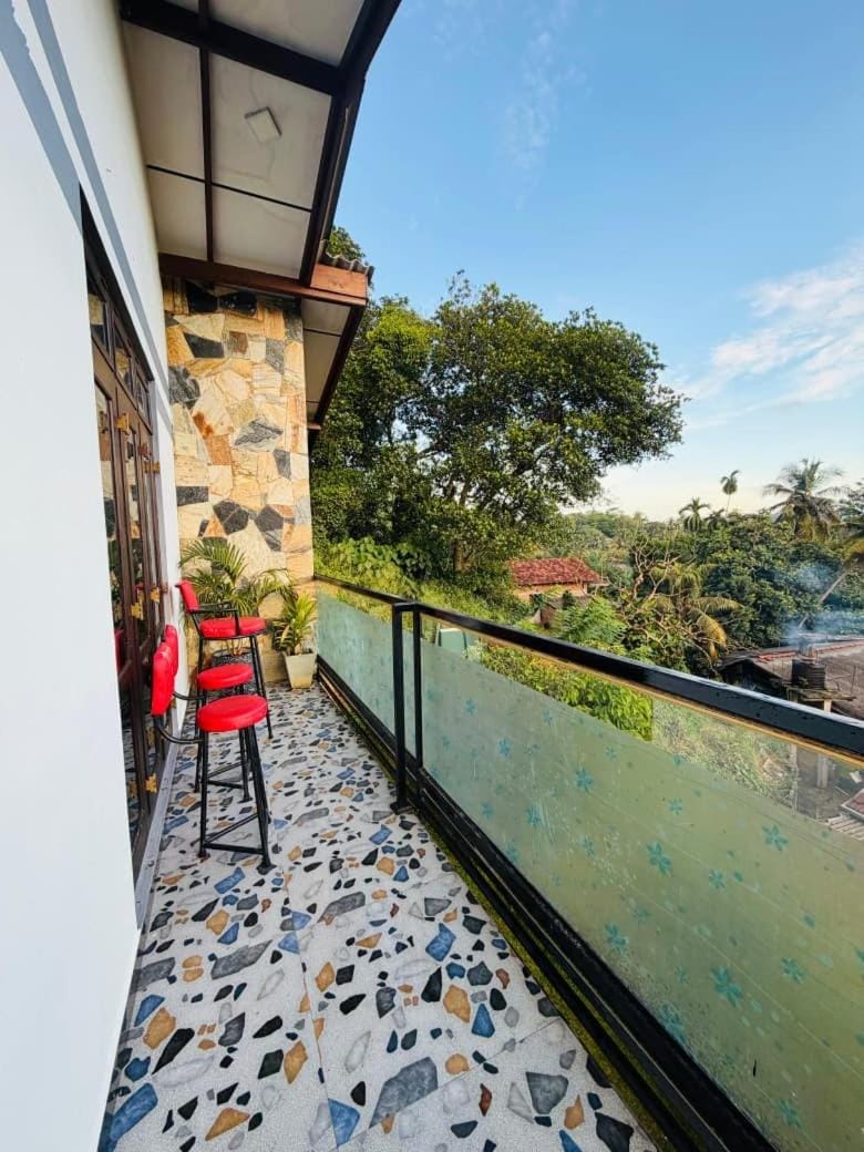 Windy Villa Bed and Breakfast in Mirissa