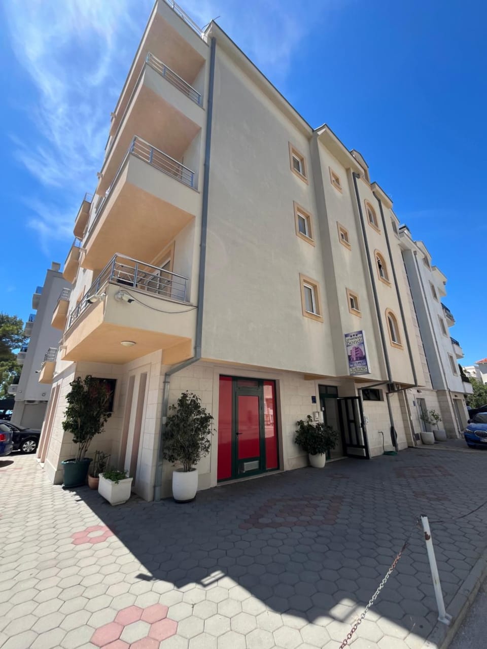 Property building, Neighbourhood, Parking