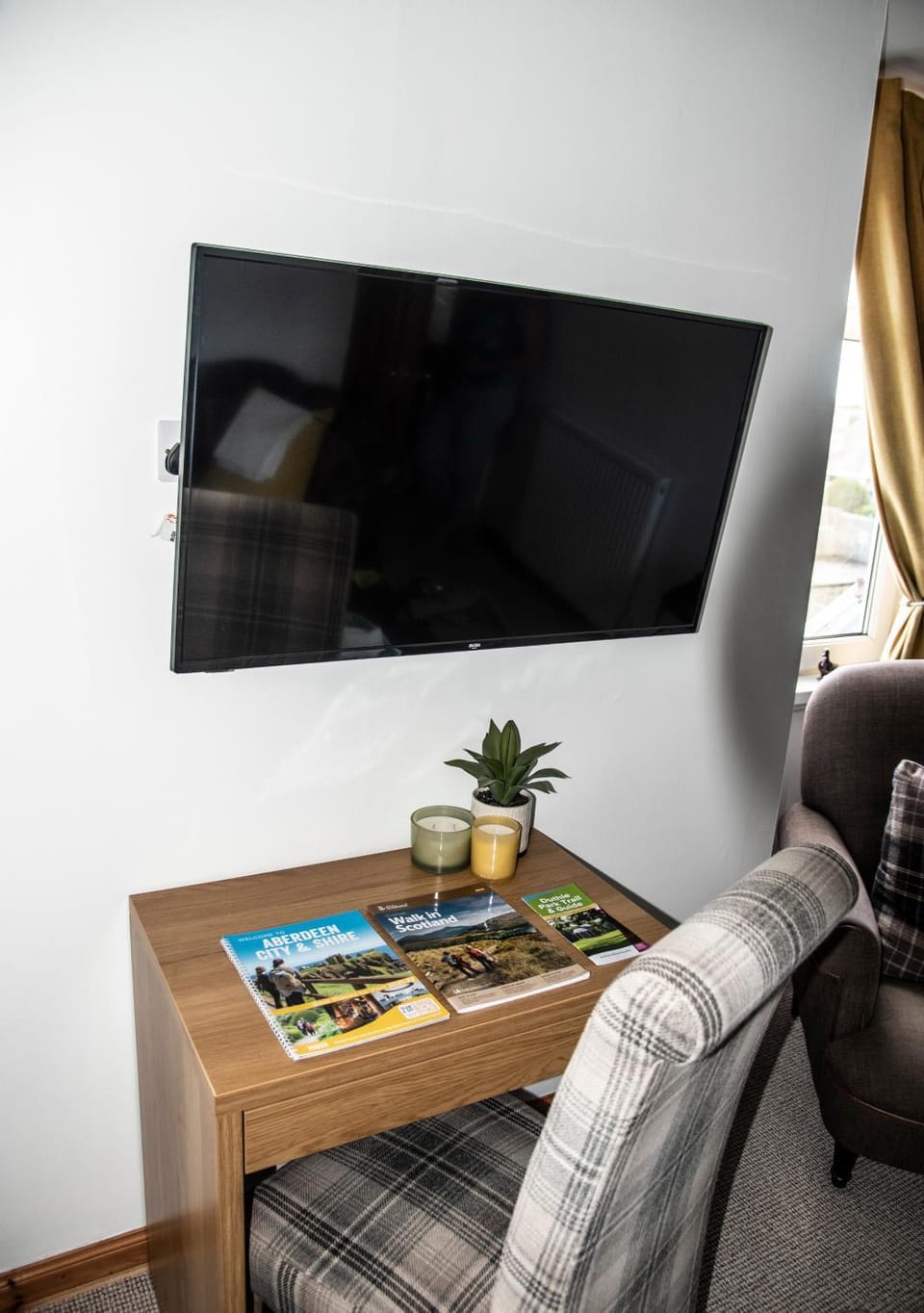 Free Parking, Near Airport, Aberdeen Uni and ARI Apartment in Aberdeen