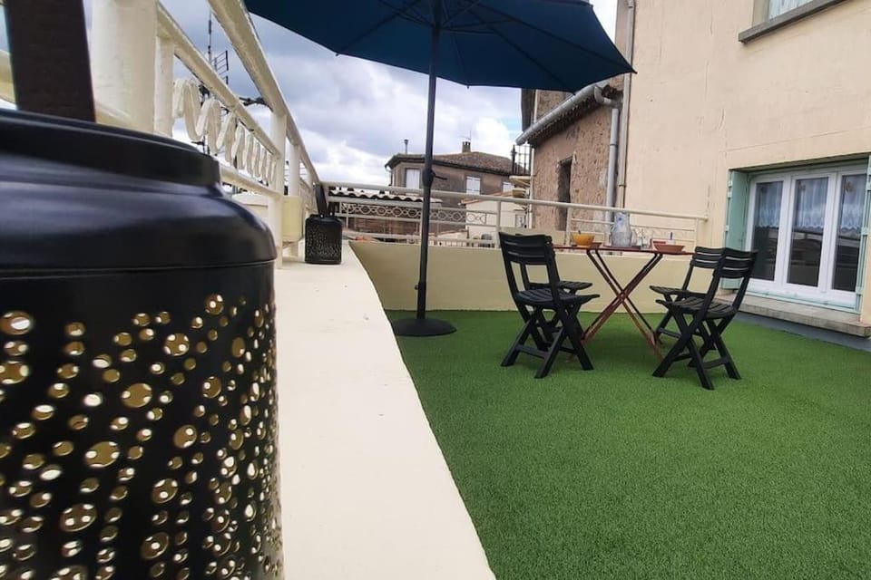 Terrasse avec vue-Spa-Clim sur les 2 niveaux-Famille-Vacances-Week-end House in Occitanie