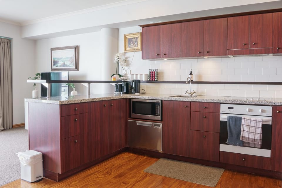 Kitchen or kitchenette, kitchen