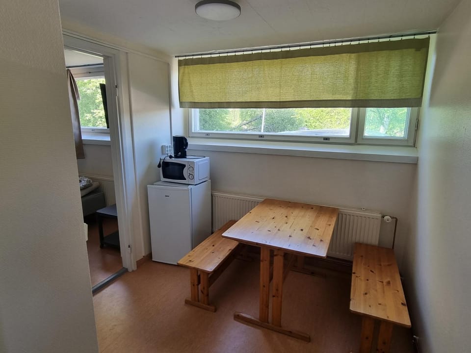 Lepopaikka Lokinpesä, Majoitus ja Camping Hostel in Finland