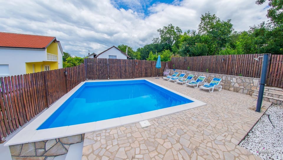 Swimming pool, Swimming pool, sunbed