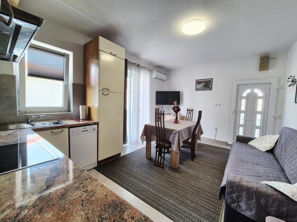 ARA-Olga Apartment in Lika-Senj County