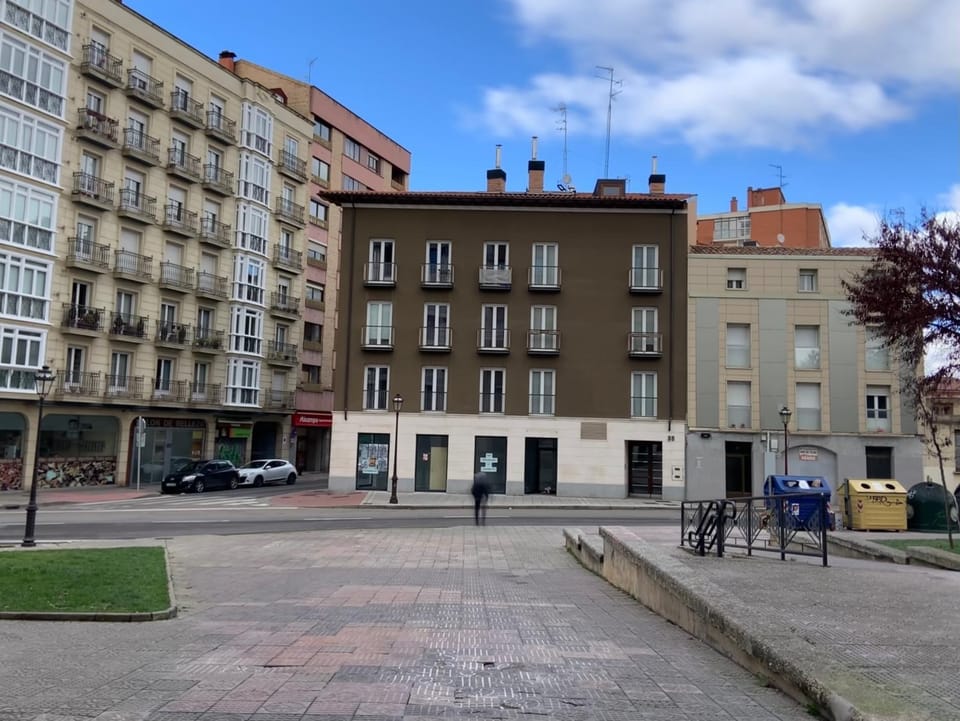 Property building, Location