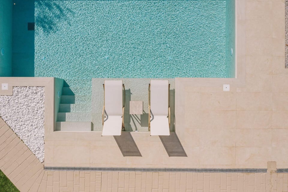 Day, View (from property/room), Pool view, Swimming pool, sunbed