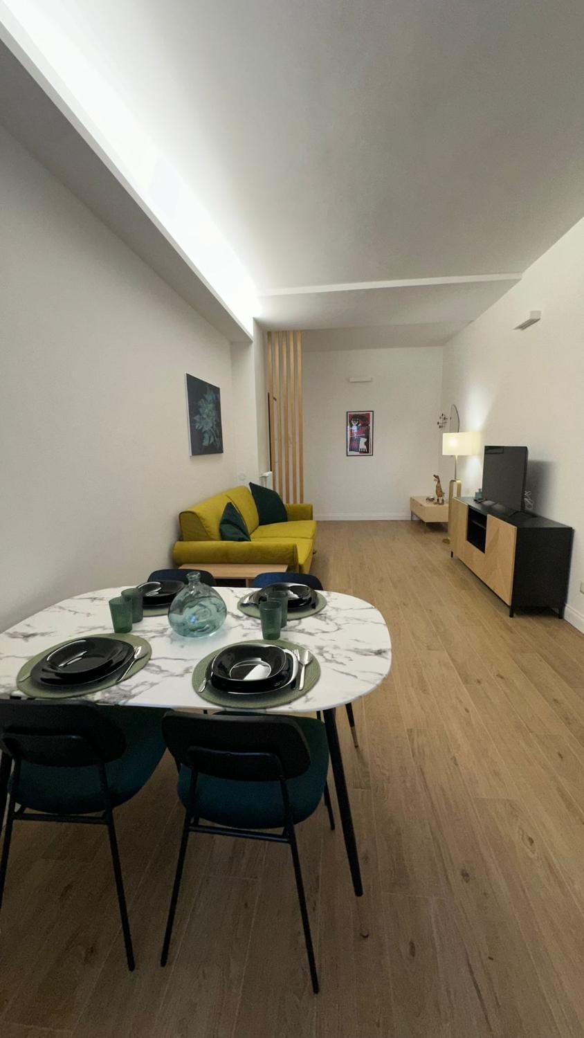 Living room, Photo of the whole room, Seating area, Dining area