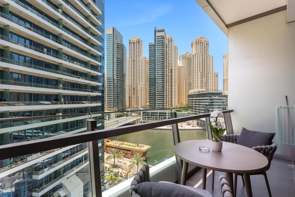 Stylish Studio with Premium Features in Marina Apartment in Dubai