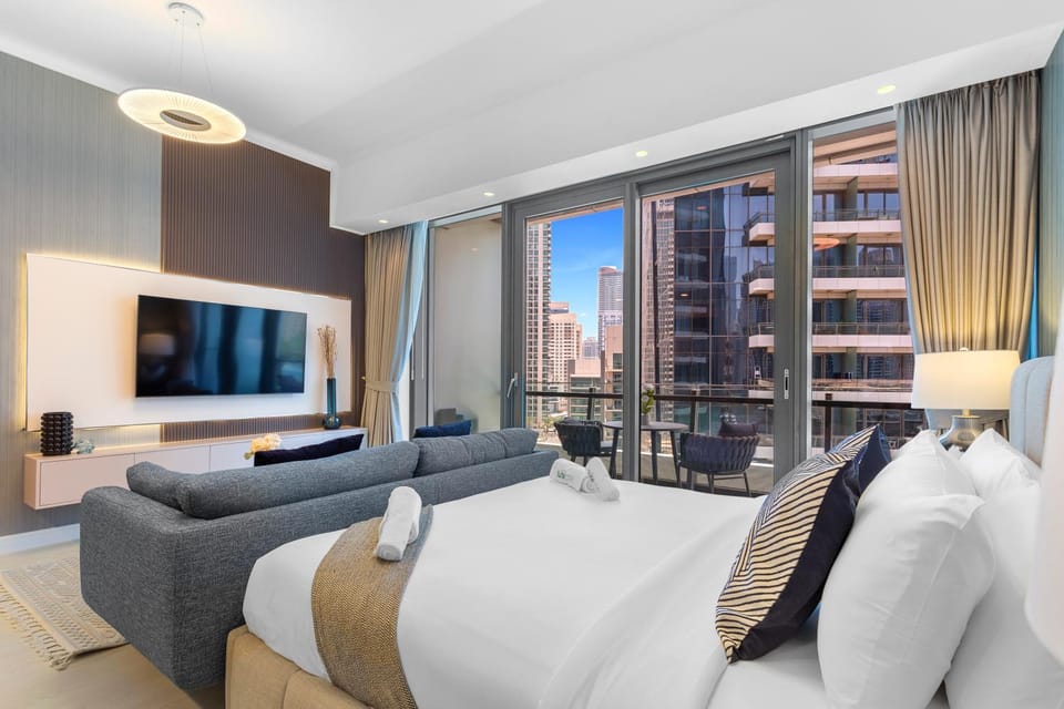 Stylish Studio with Premium Features in Marina Apartment in Dubai