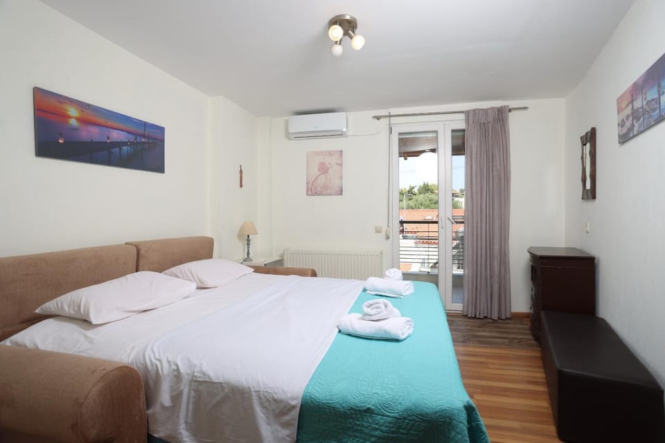 Zen Apartment - 2 min walk to Beach, Central Hanioti Apartment in Halkidiki