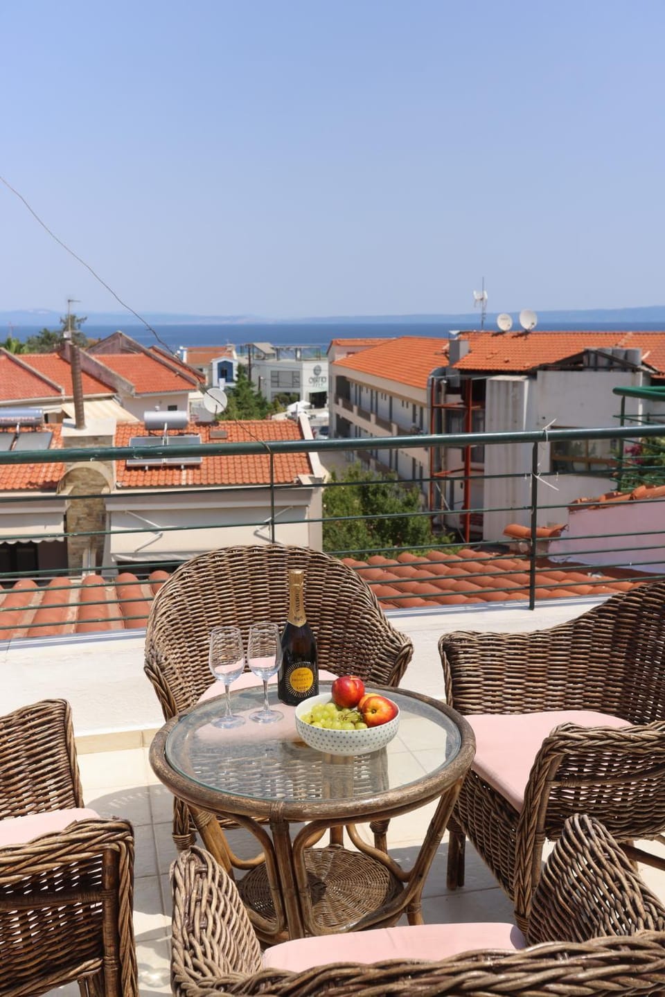 Zen Apartment - 2 min walk to Beach, Central Hanioti Apartment in Halkidiki