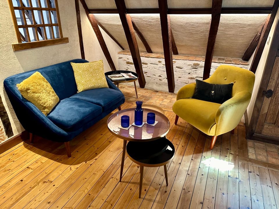 Living room, Seating area