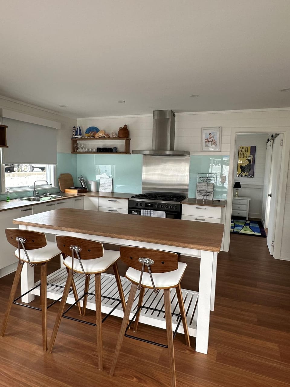 Dining area, kitchen