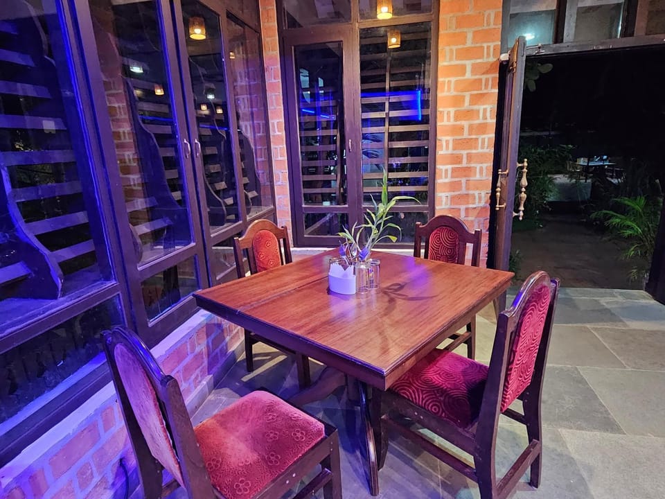 Dining area, Breakfast