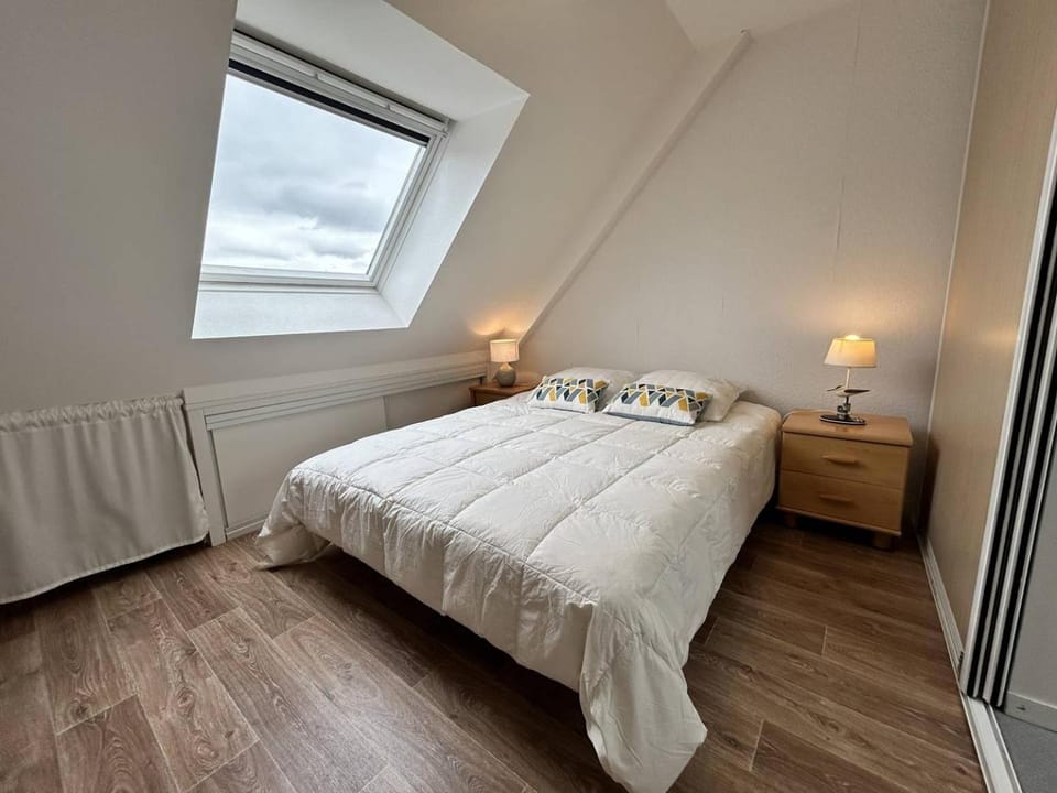 502 - Appartement T3, avec vue sur sur la mer. Apartment in Brittany