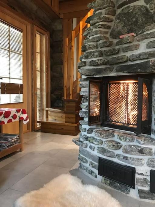 Elegant and Cosy Log Lodge Villa Aurora Apartment in Norrbotten County, Sweden