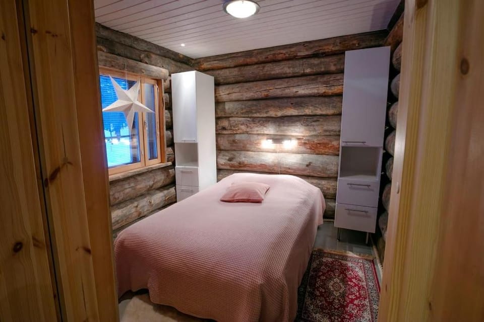 Elegant and Cosy Log Lodge Villa Aurora Apartment in Norrbotten County, Sweden