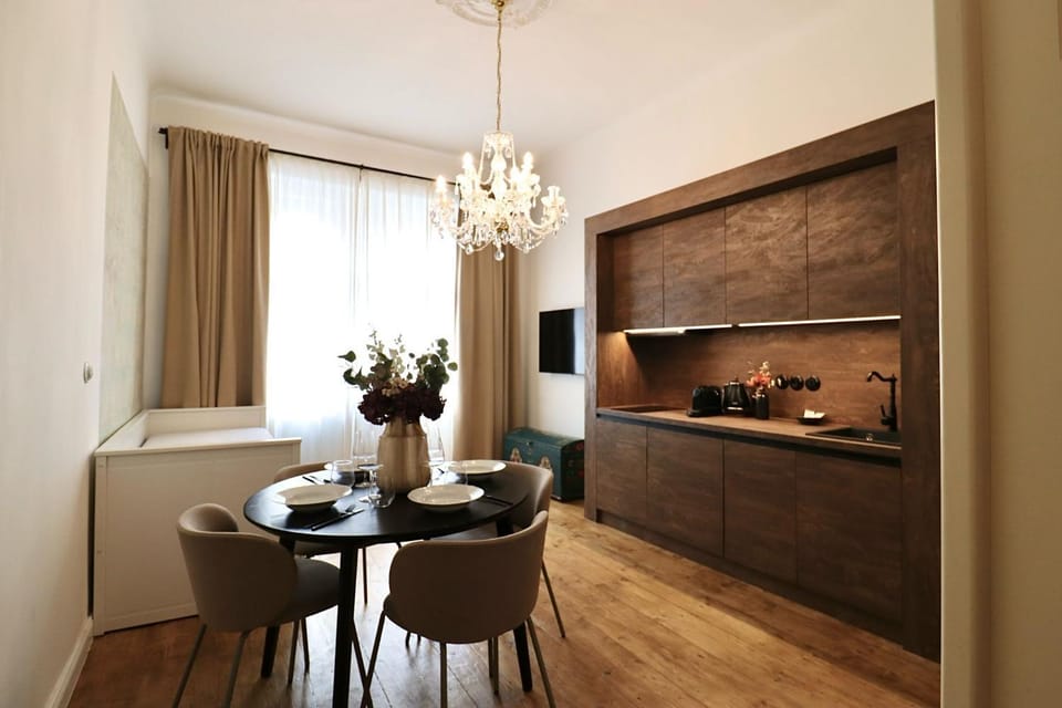 Living room, Dining area, kitchen