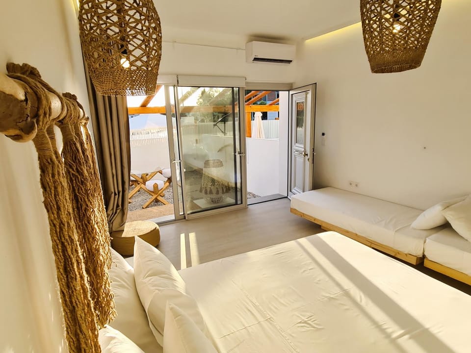 Bed, View (from property/room), Photo of the whole room, Bedroom, air conditioner