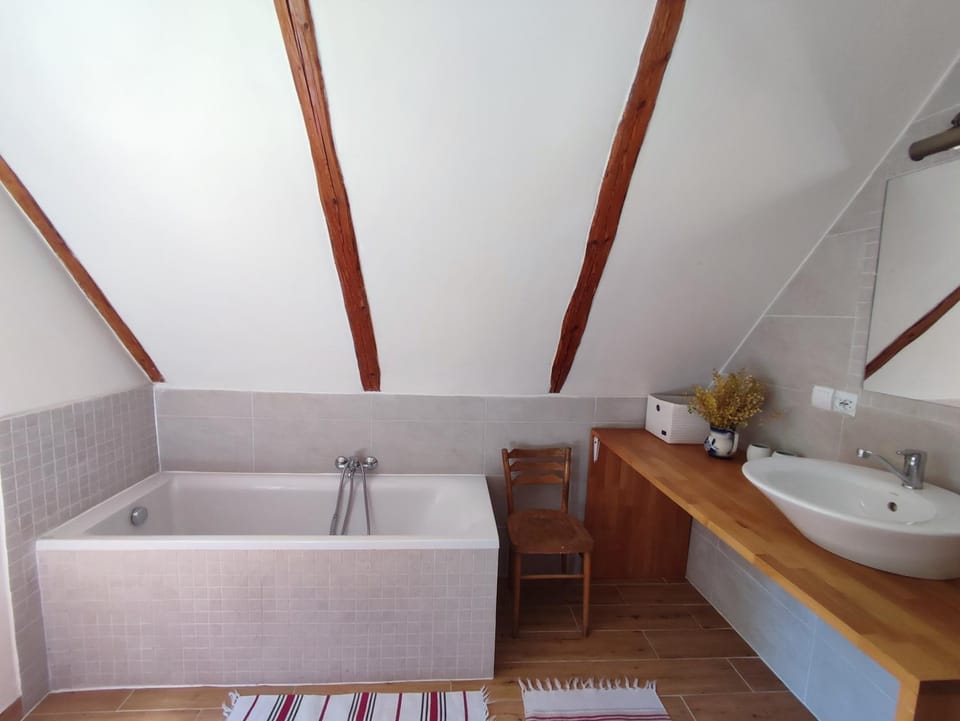 Bathroom, Bath