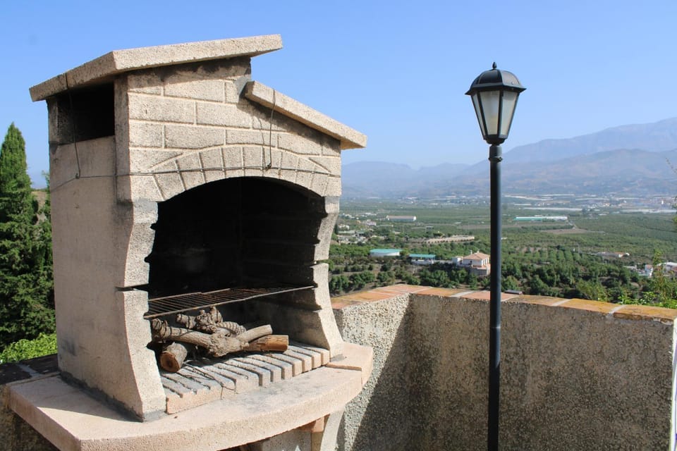 BBQ facilities, Balcony/Terrace, Mountain view