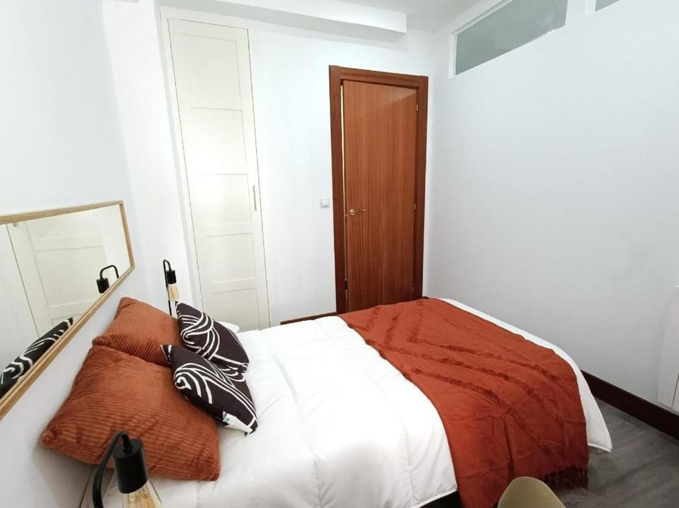 Bedroom, wardrobe