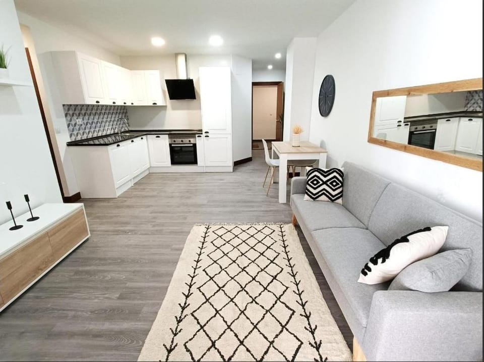 Kitchen or kitchenette, Living room, Dining area, dishwasher, oven, washing machine