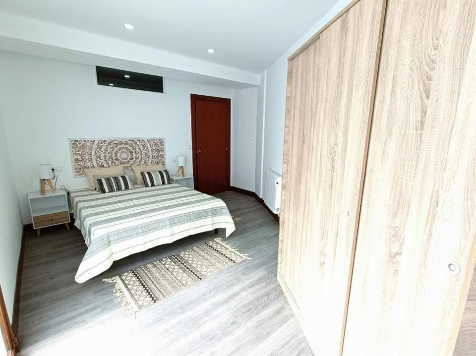 Bedroom, heating, wardrobe